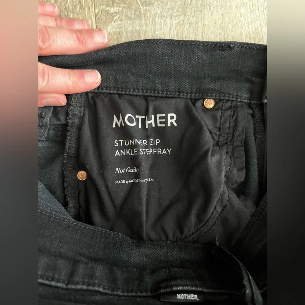 MOTHER Women’s The Stunner Zip Ankle Step Fray in Not Guilty - Size 27 - Picture 13 of 13